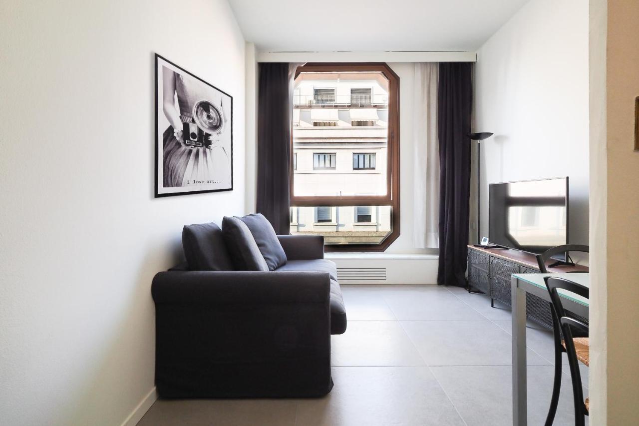 Duomo Luxury Apartment - One Bed Milan Bagian luar foto