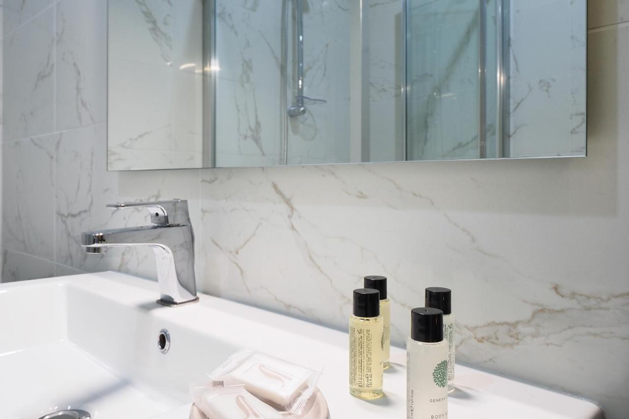 Duomo Luxury Apartment - One Bed Milan Bagian luar foto