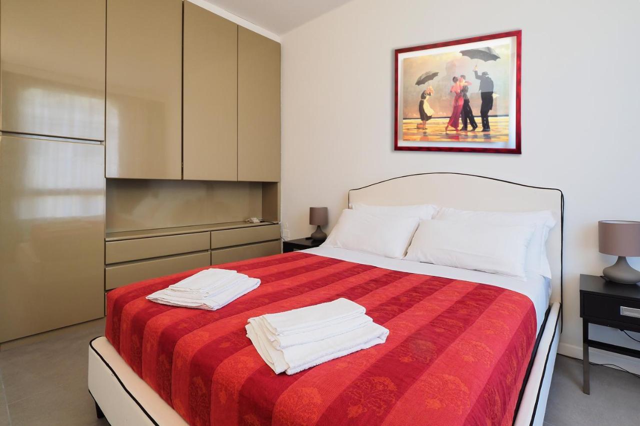 Duomo Luxury Apartment - One Bed Milan Bagian luar foto